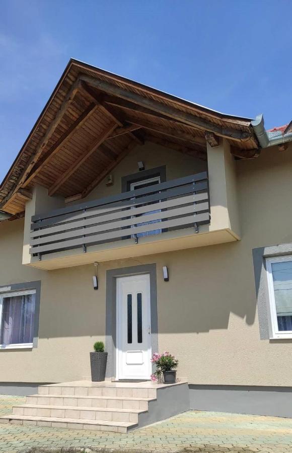 Silence Apartmanhaz 잘라카로쉬 외부 사진