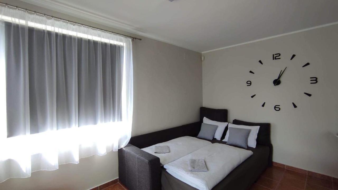 Silence Apartmanhaz 잘라카로쉬 외부 사진