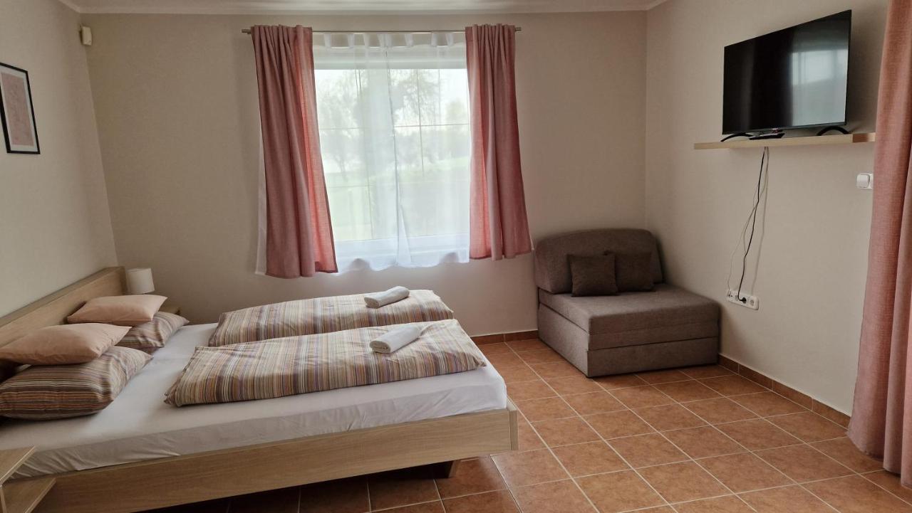 Silence Apartmanhaz 잘라카로쉬 외부 사진