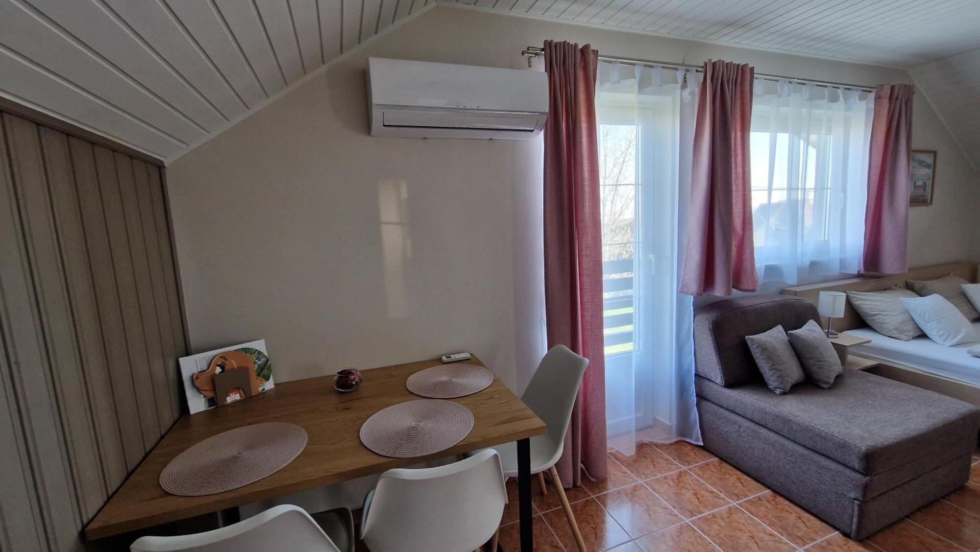 Silence Apartmanhaz 잘라카로쉬 외부 사진